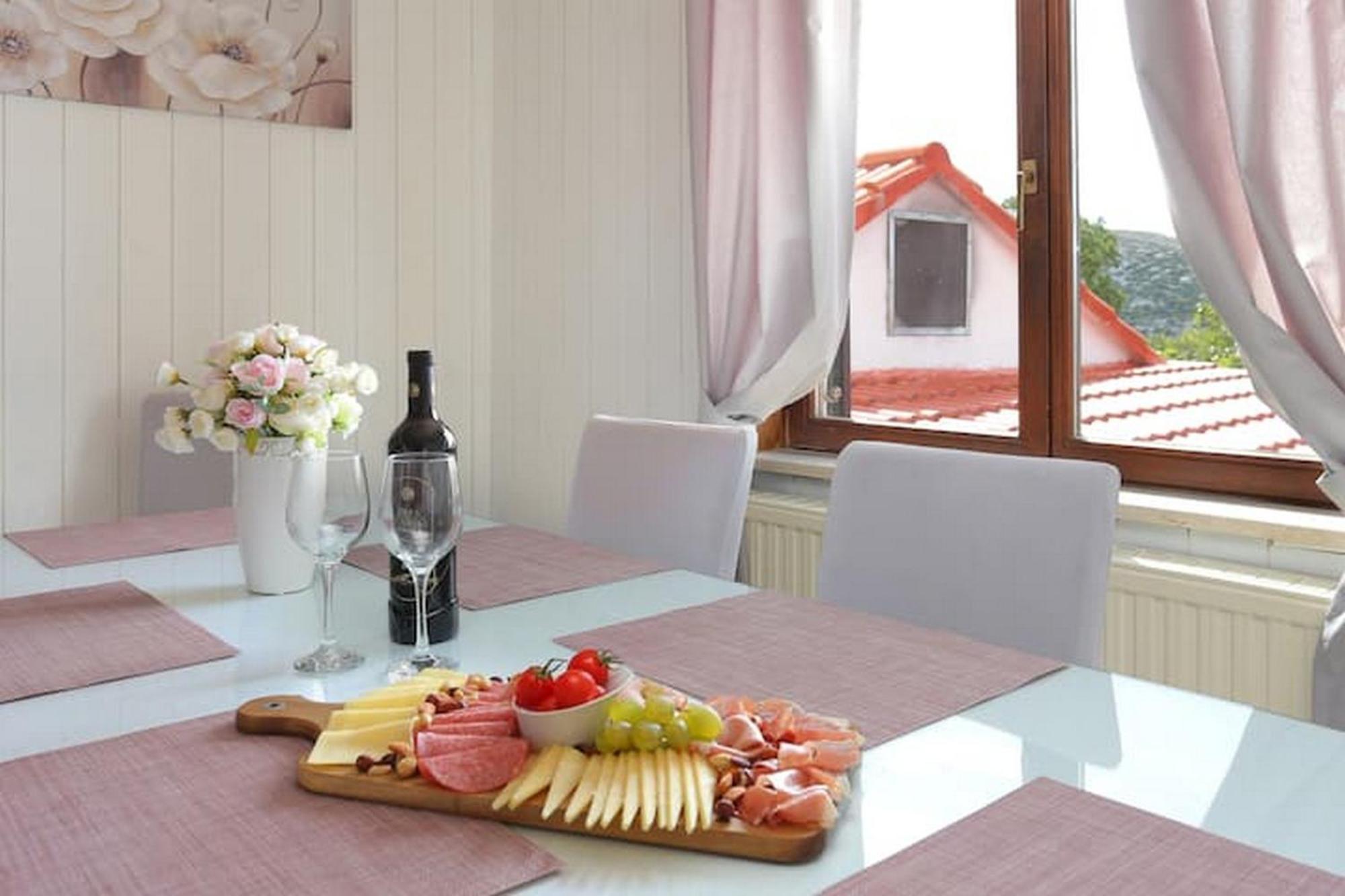 Holiday Home Mons Aureus Gornje Sitno Экстерьер фото