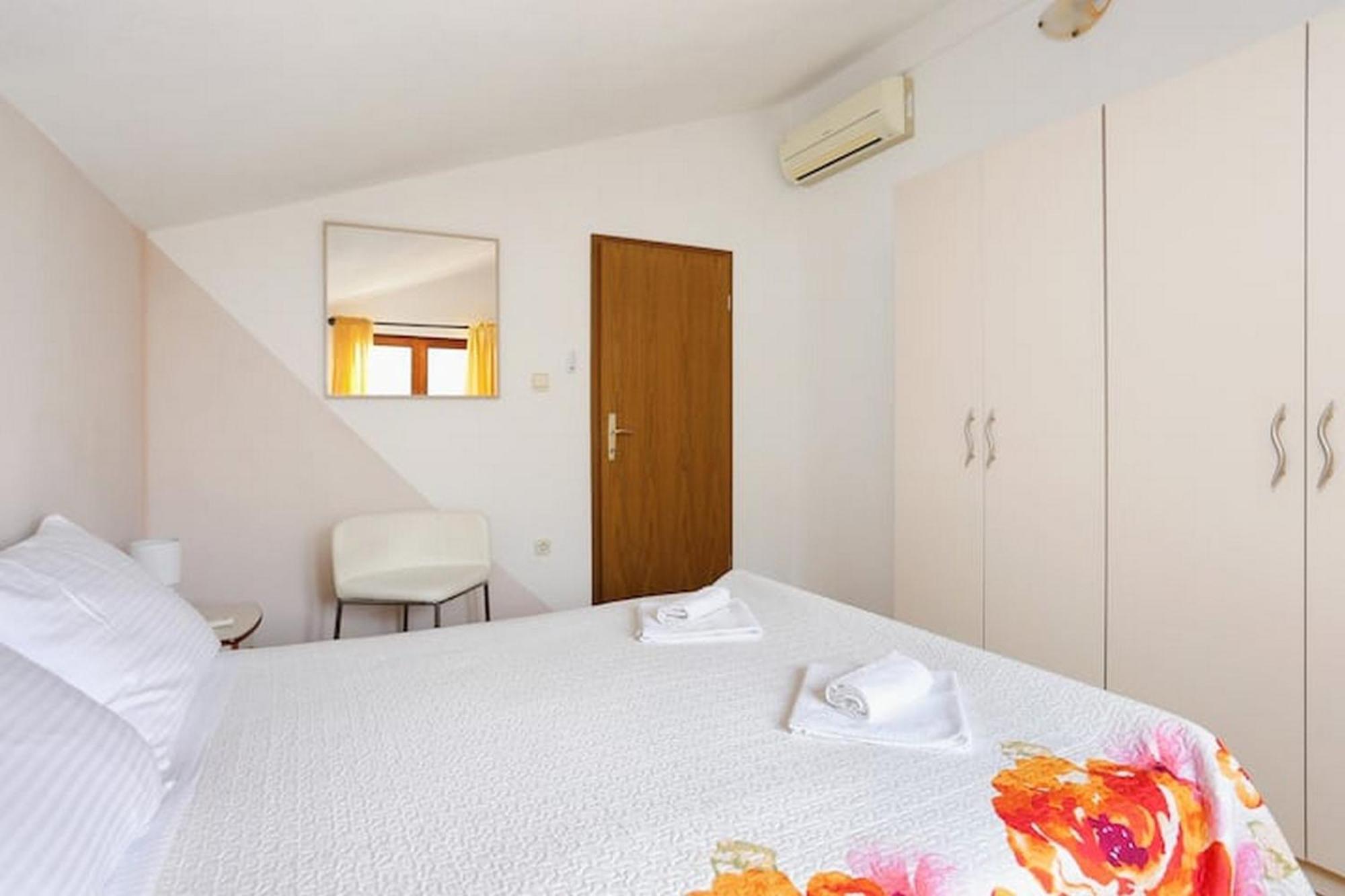 Holiday Home Mons Aureus Gornje Sitno Экстерьер фото
