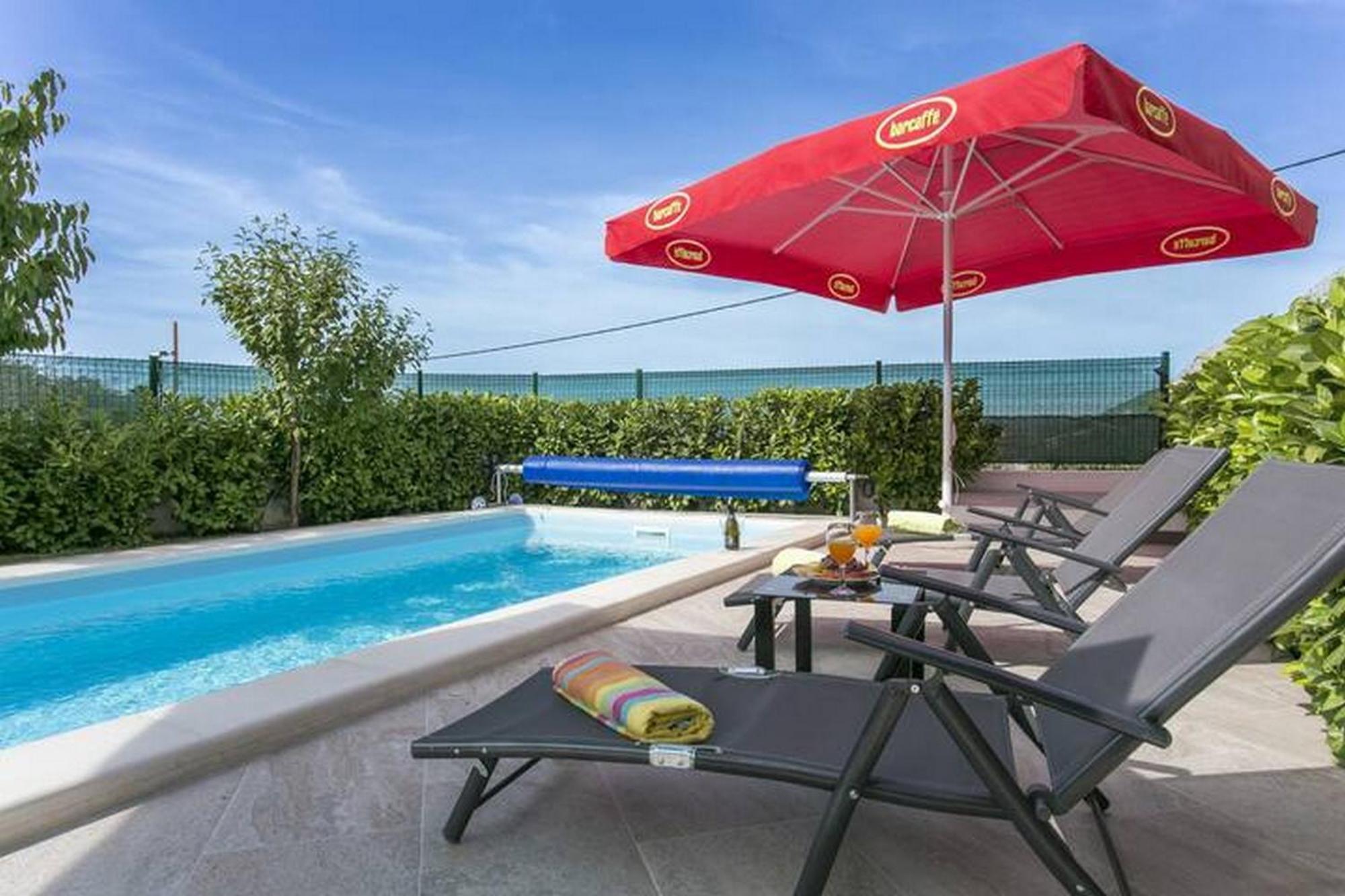 Holiday Home Mons Aureus Gornje Sitno Экстерьер фото