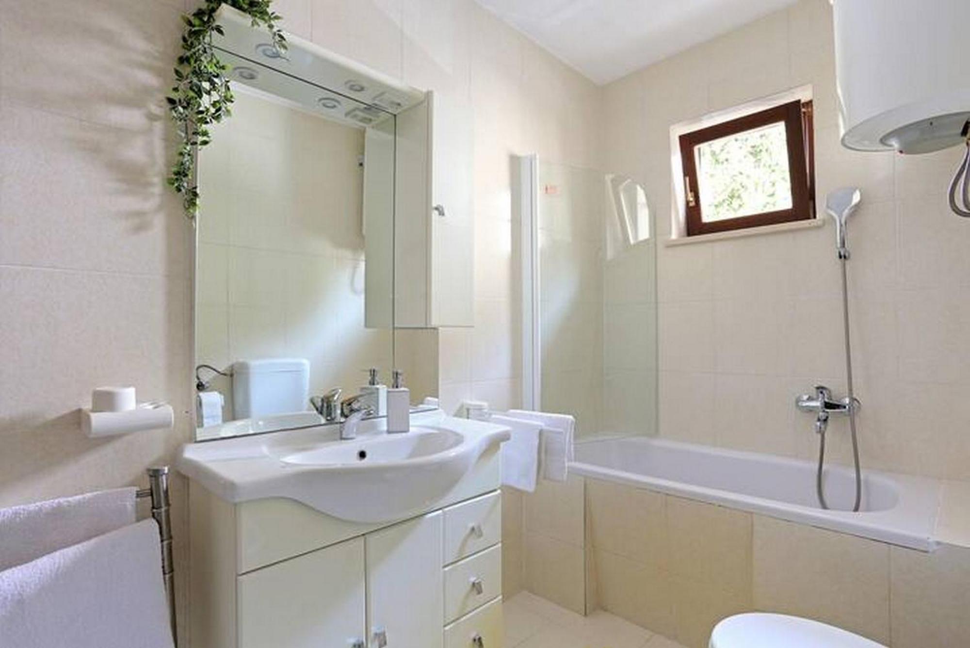 Holiday Home Mons Aureus Gornje Sitno Экстерьер фото